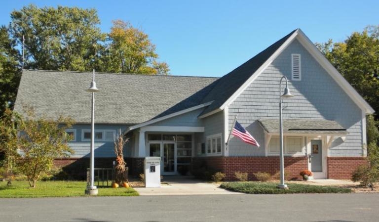Libraries Return to Curbside Pickup