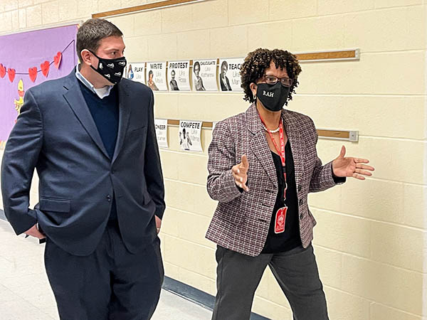 State School Superintendent Tours Eastern Shore Schools