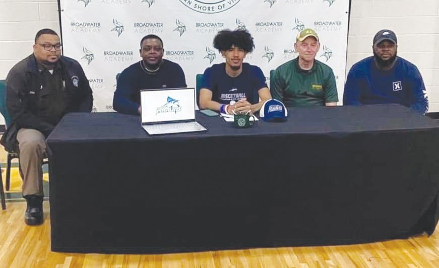 Vikings Basketball Player Commits to Wesleyan University