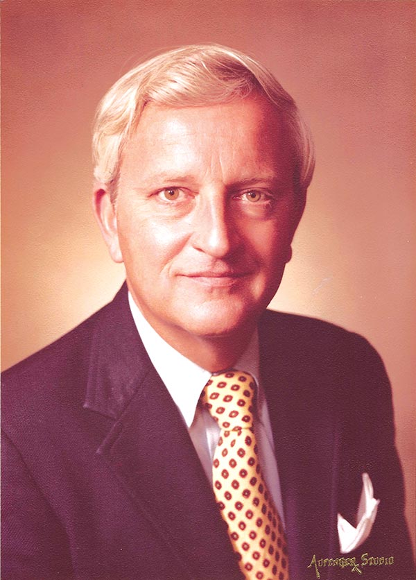 Howard Gill Jr.